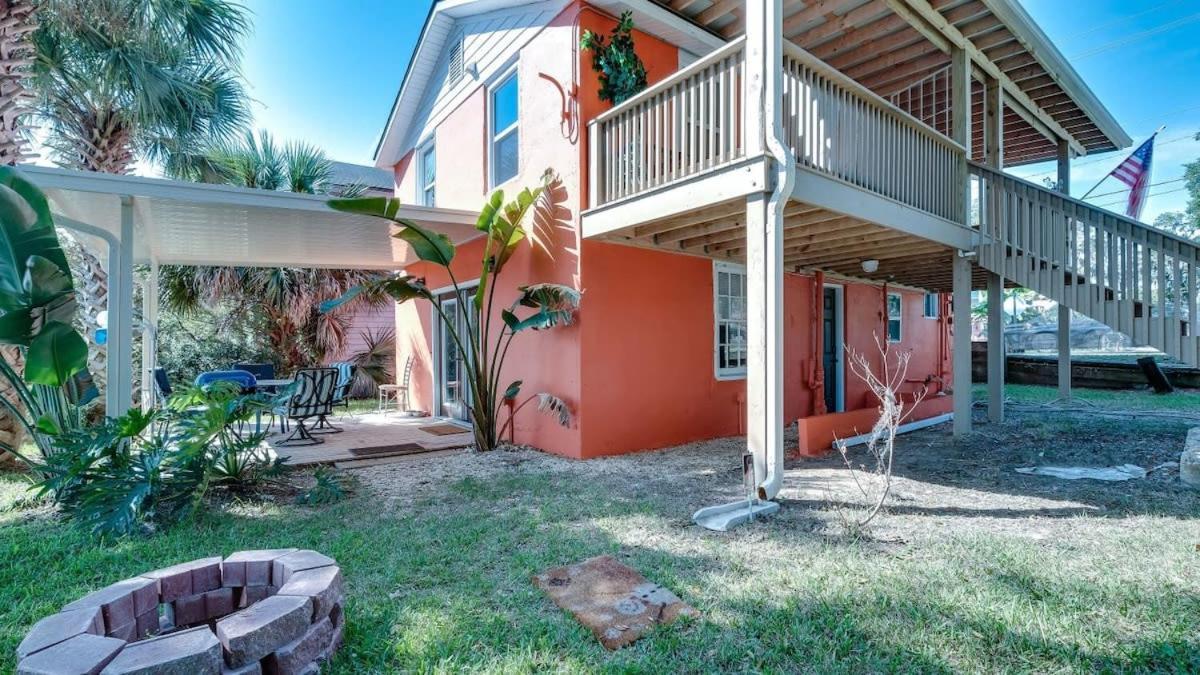 Apartment Retro Rainbow At Herb River- Orange Oasis #1