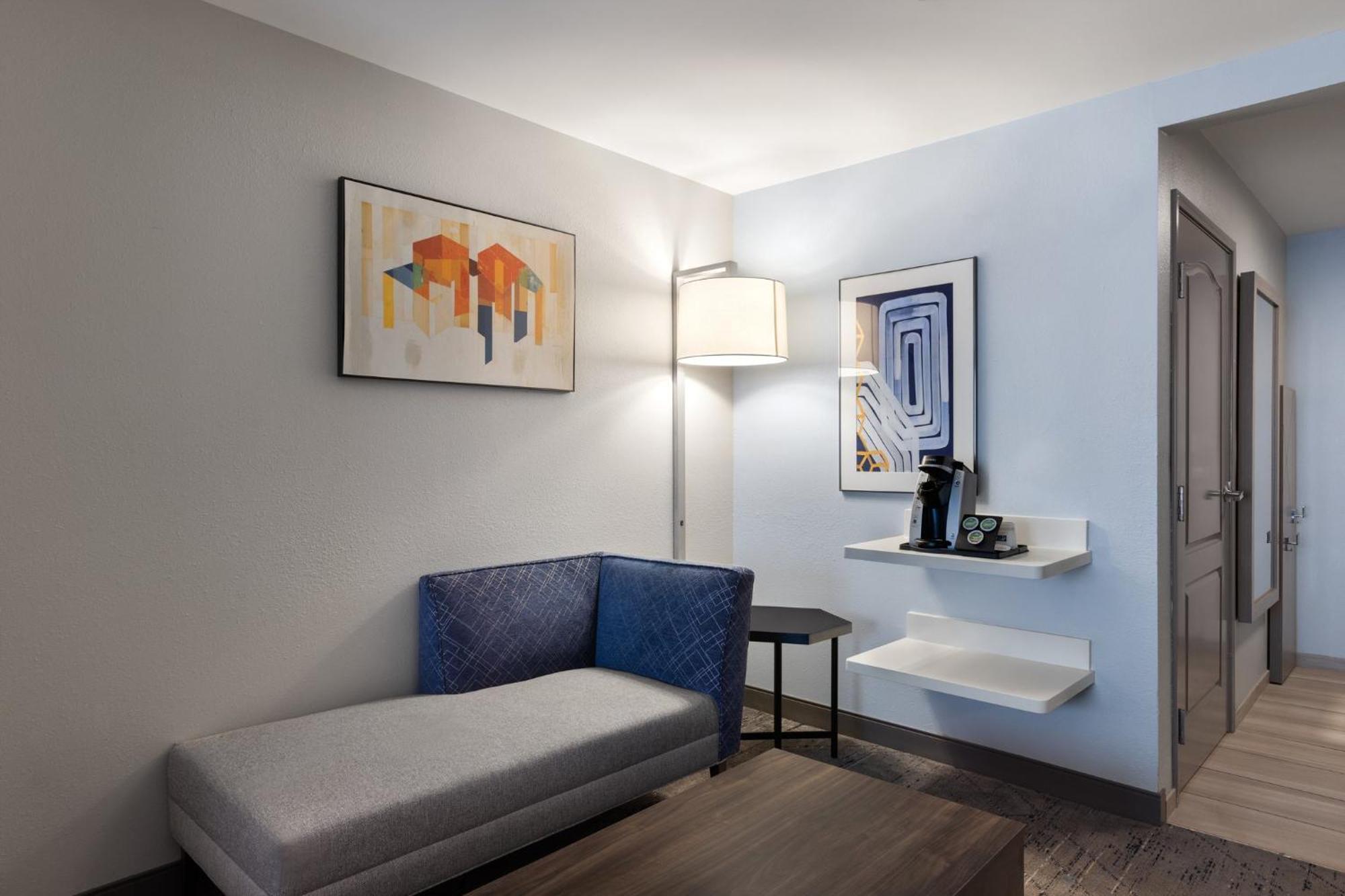 Express Airport By Ihg Savannah