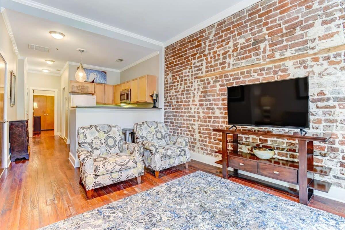 Apartment E Bay St Loft By Market And River Street *