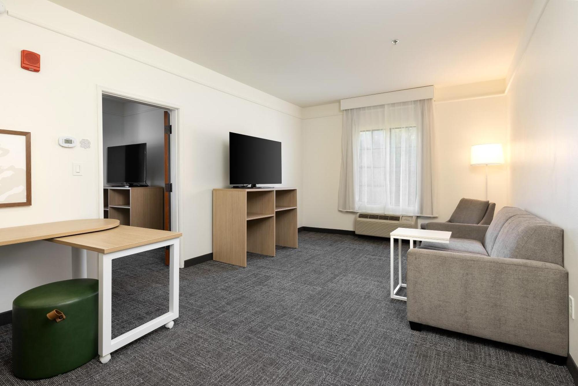 Spark By Hilton Airport Hotel 2*