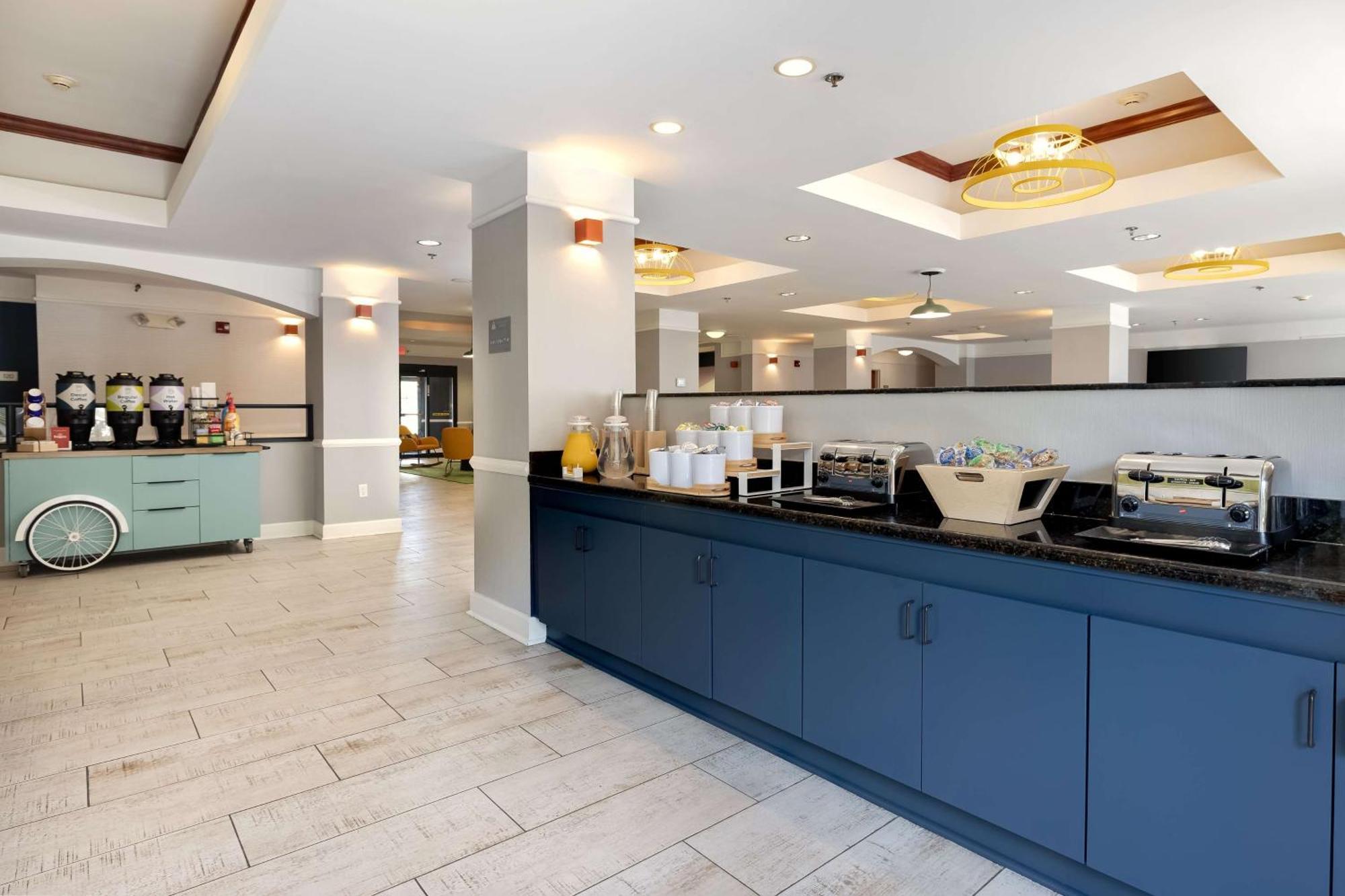 Hotel Spark By Hilton Airport 2*