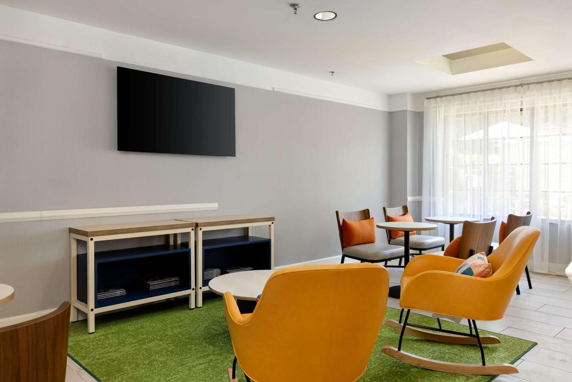 Spark By Hilton Airport Hotel Savannah