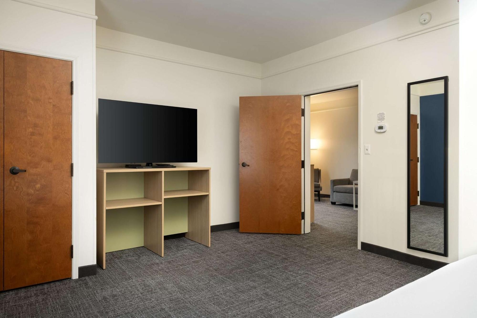 Spark By Hilton Airport 2*