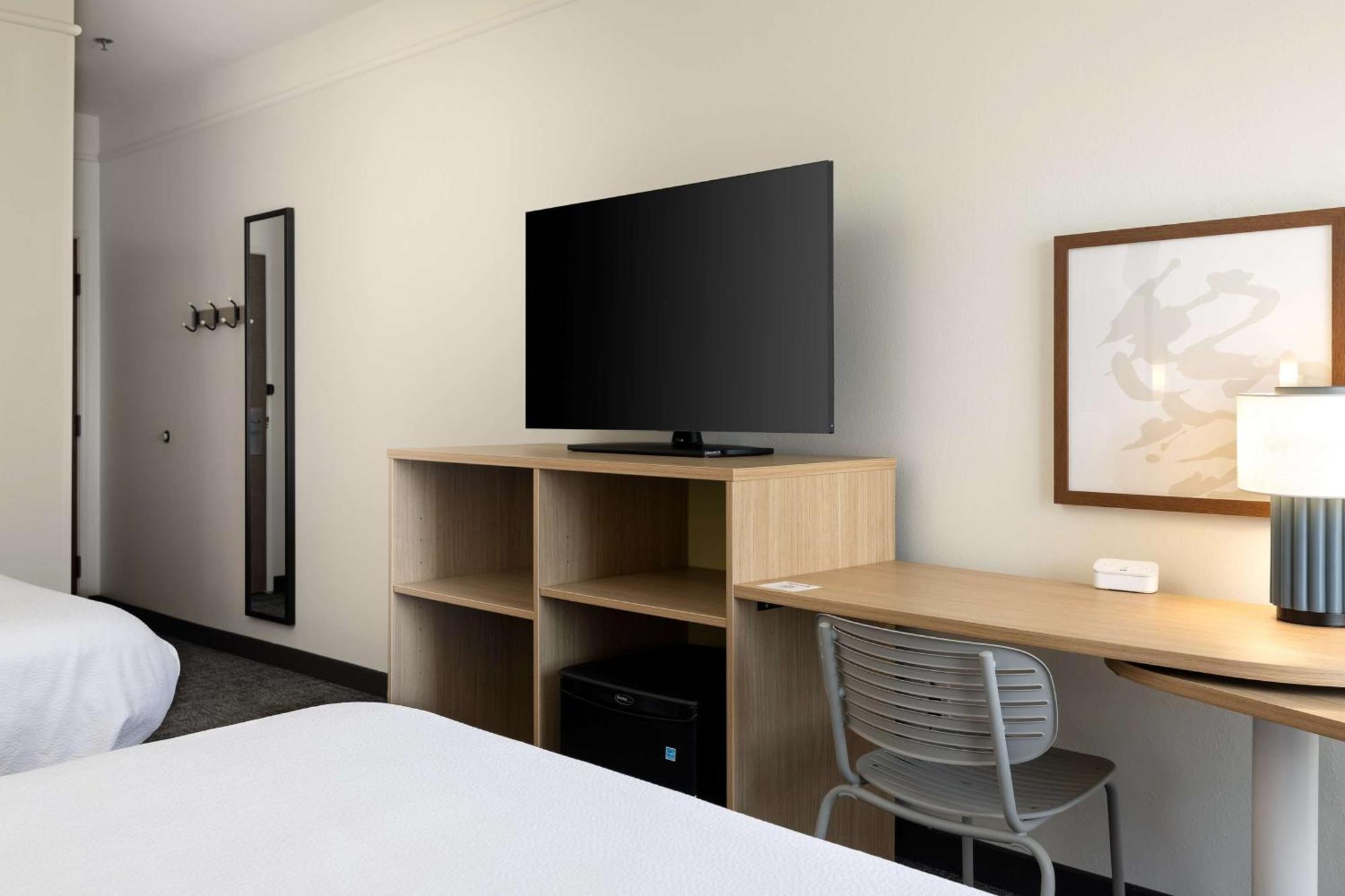 Hotel Spark By Hilton Airport 2*