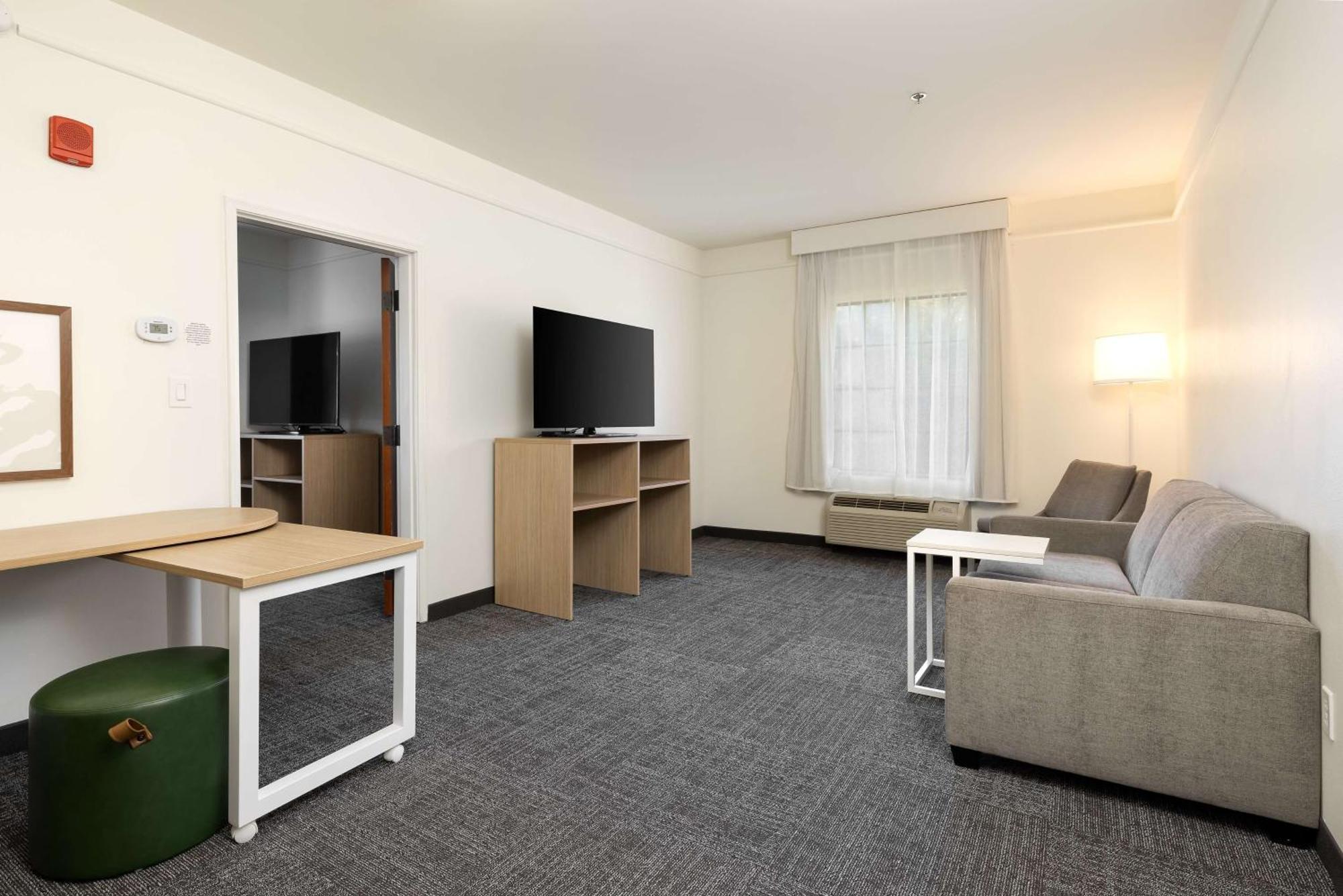 Hotel Spark By Hilton Airport Savannah