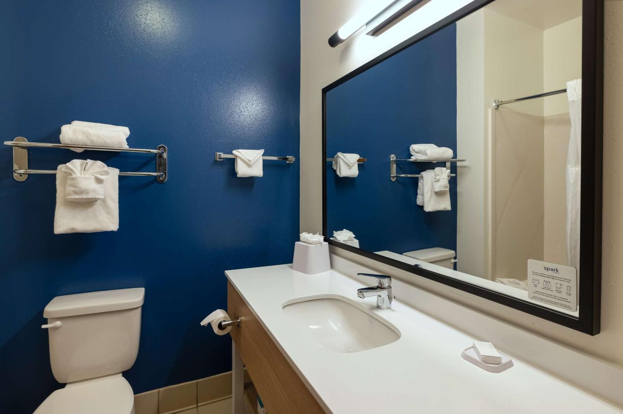 Spark By Hilton Airport 2*