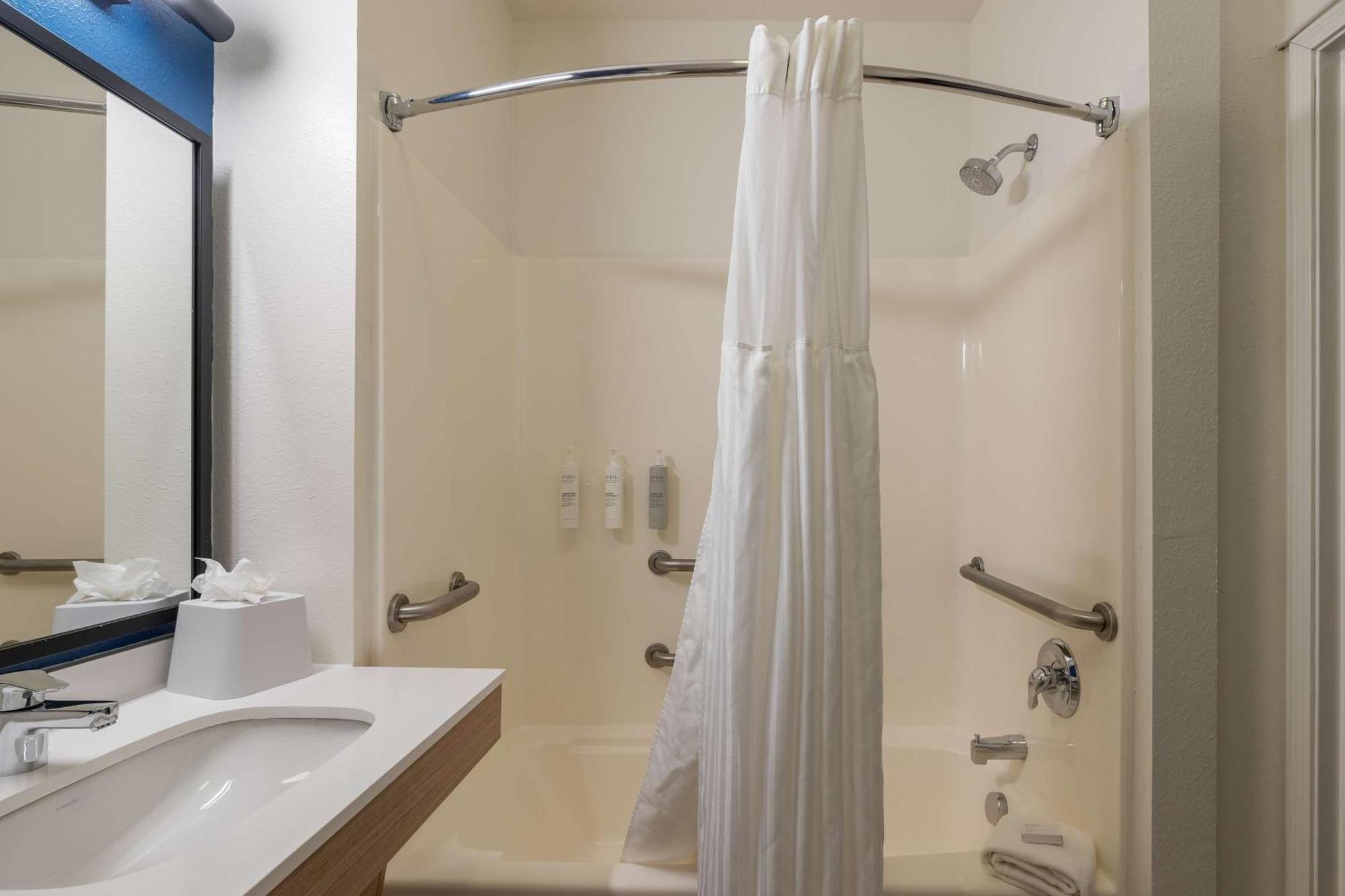 Spark By Hilton Airport Hotel 2*