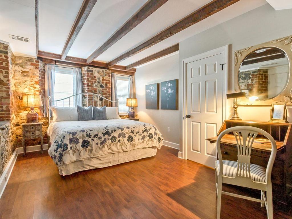 Habersham 2 * Savannah