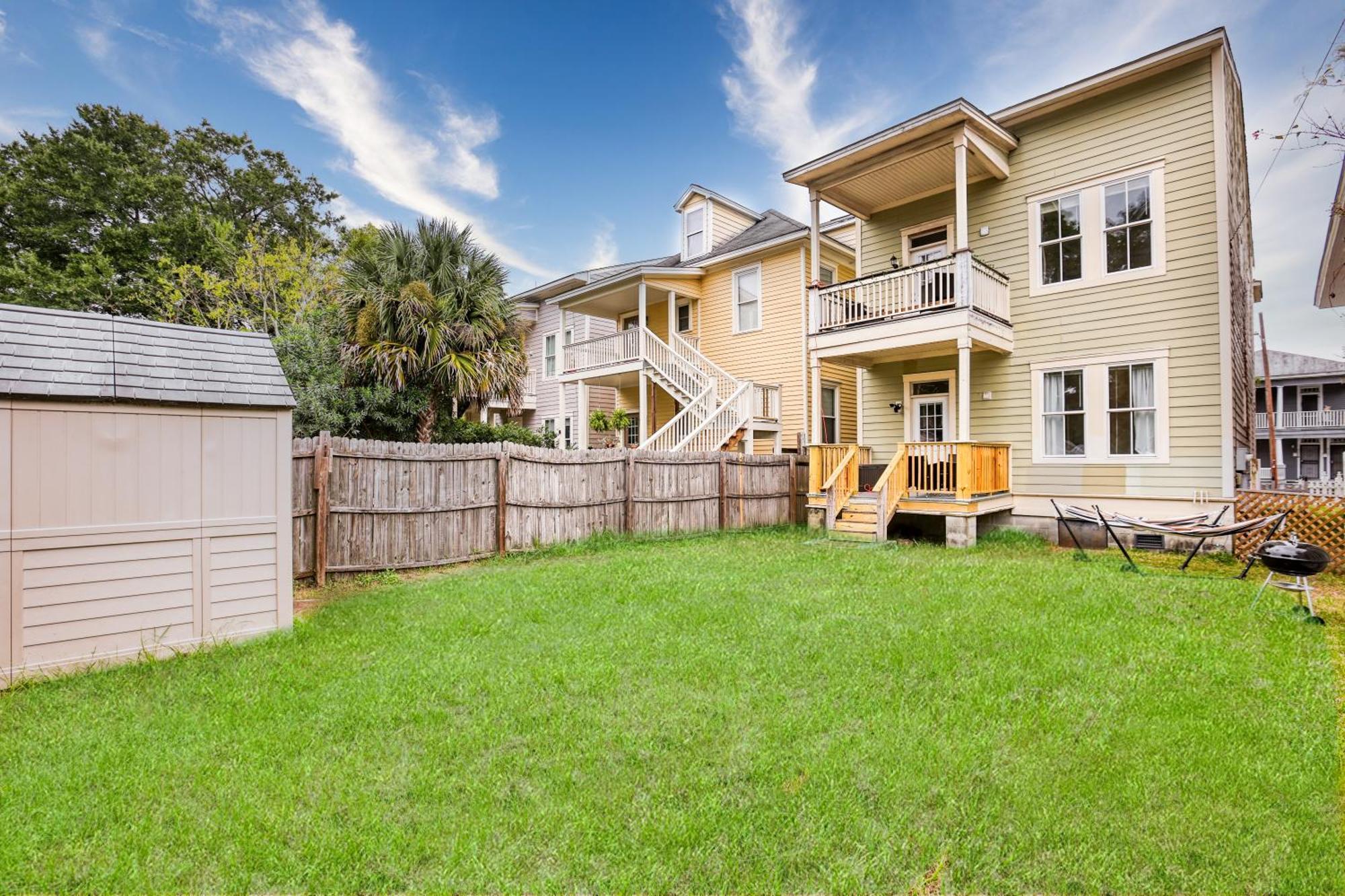 Apartment 7 Ppl, Down Town, Spacious Backyard & Bbq