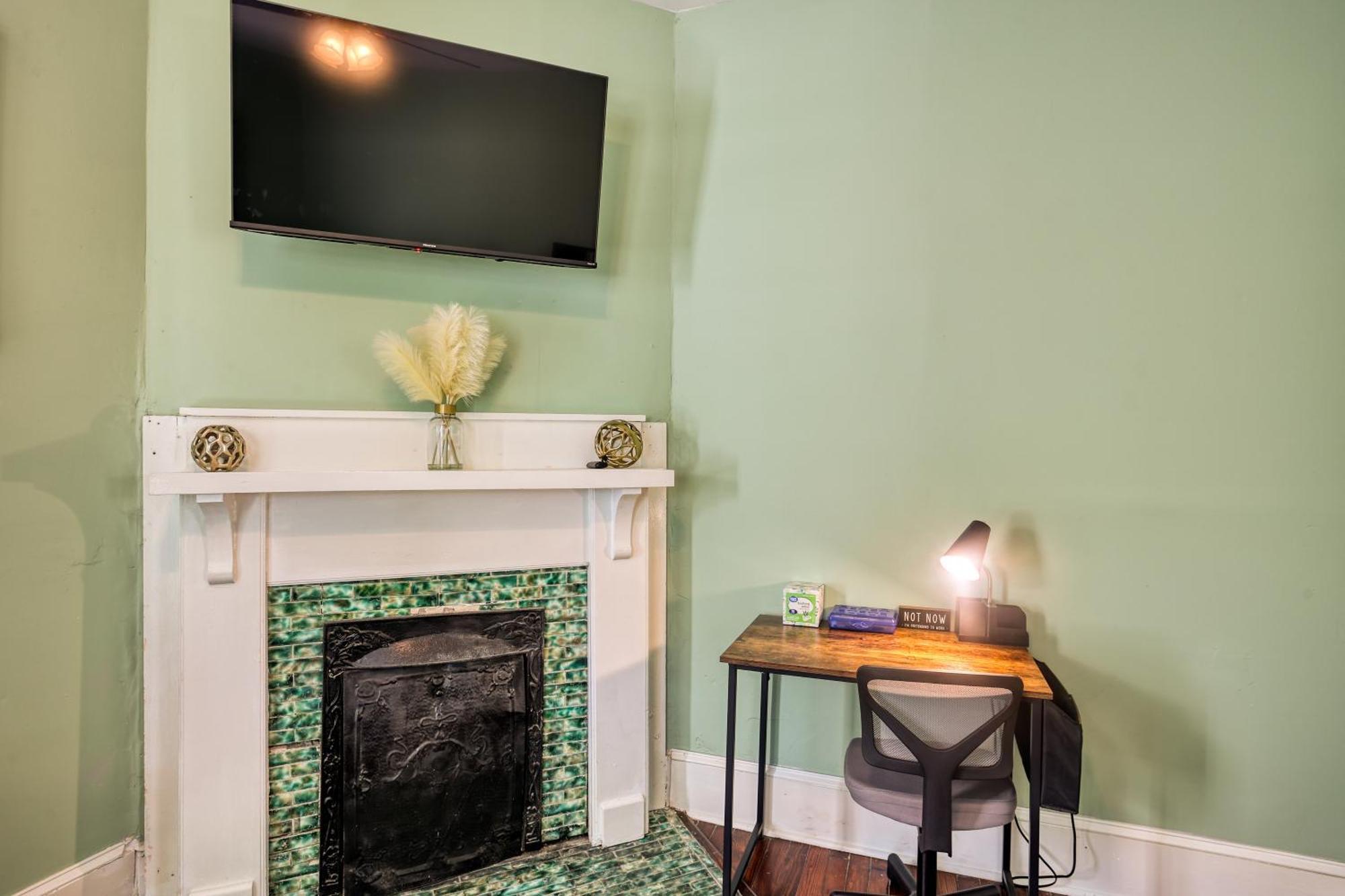 5 Mins To Forsyth - Downtown - Sleeps 10 - Starland Holiday home Savannah