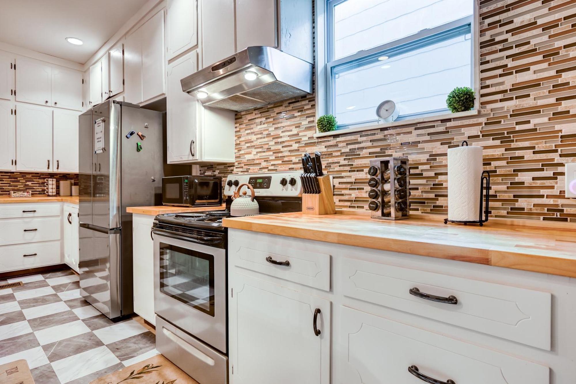 5 Mins To Forsyth - Downtown - Sleeps 10 - Starland *