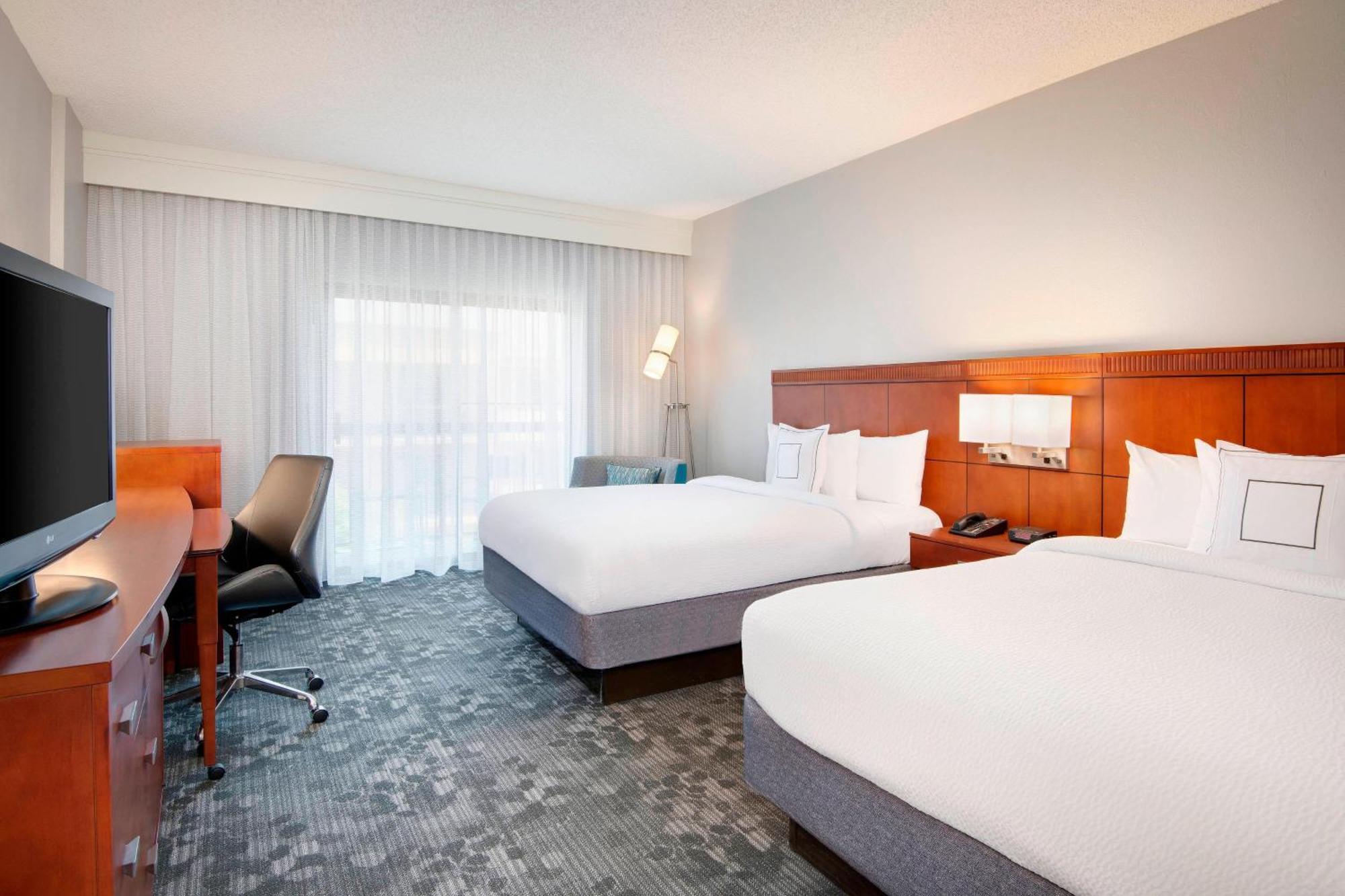Hotel Courtyard By Marriott Midtown