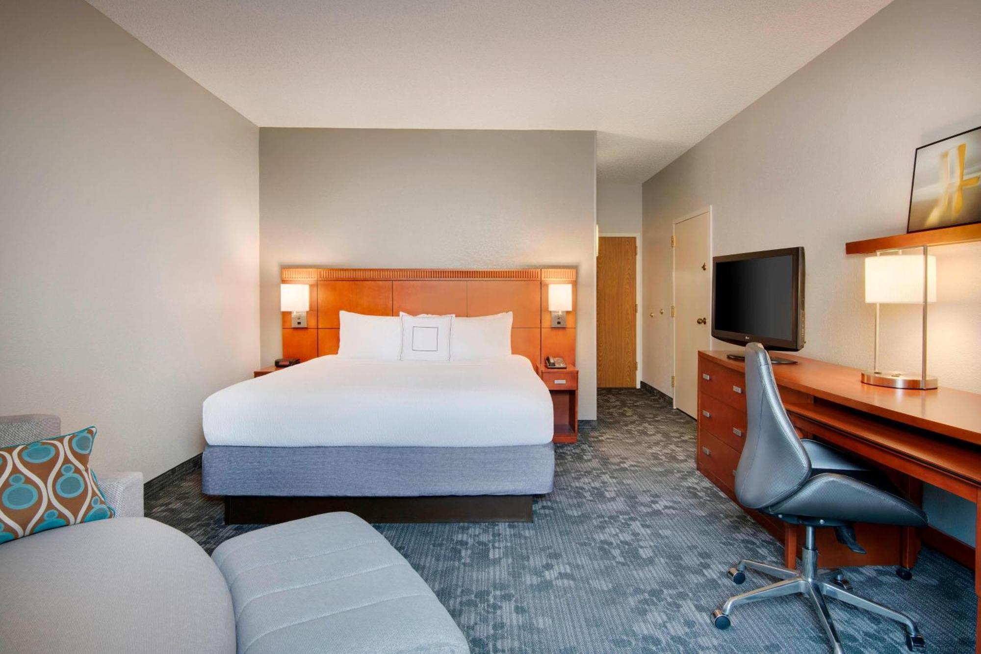 Courtyard By Marriott Midtown Hotel Savannah