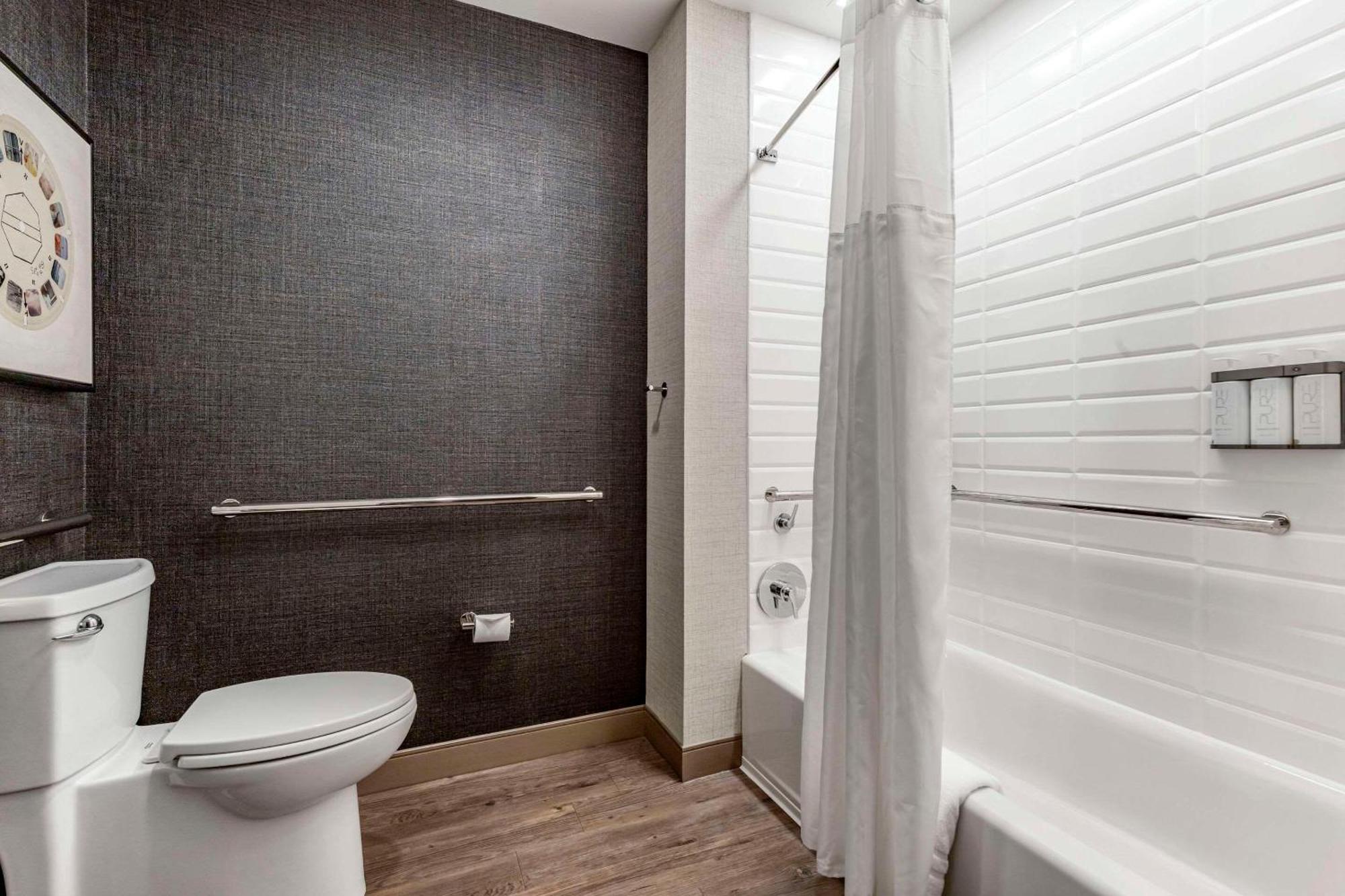 Hotel Cambria Downtown Historic District *