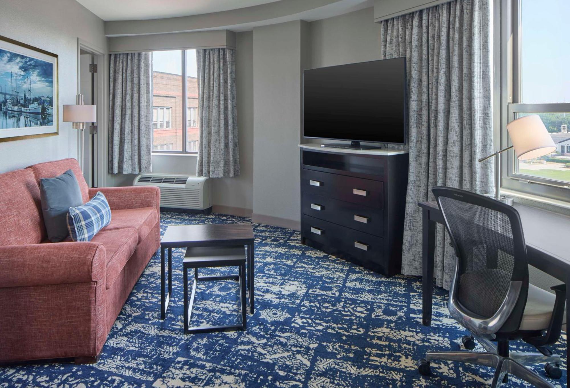 Homewood Historic District/riverfront Hotel