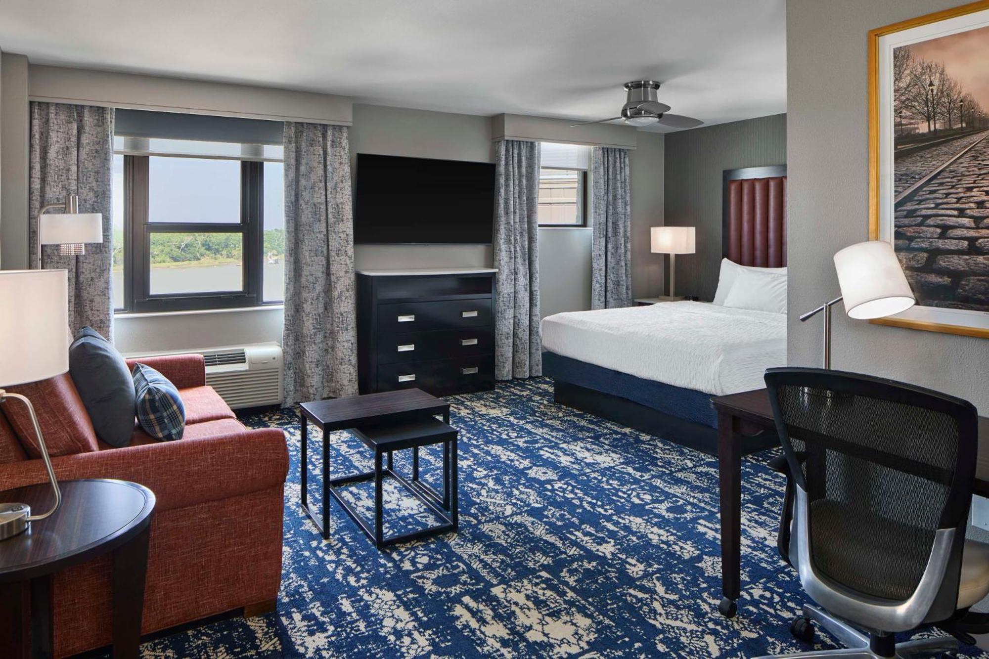 Homewood Historic District/riverfront Hotel