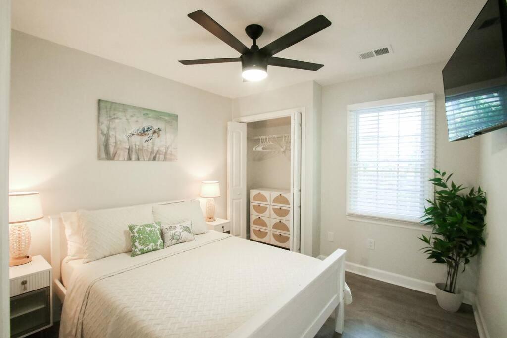 Apartment The Pooler Playhouse Game And 6 Bedrooms *