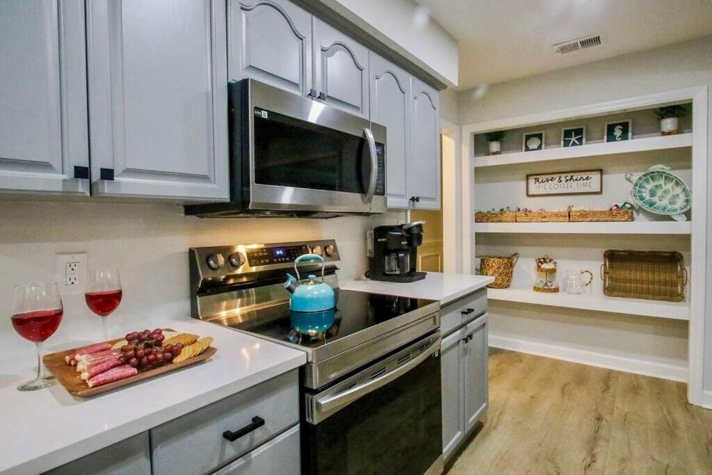 The Pooler Playhouse Game And 6 Bedrooms Apartment Savannah