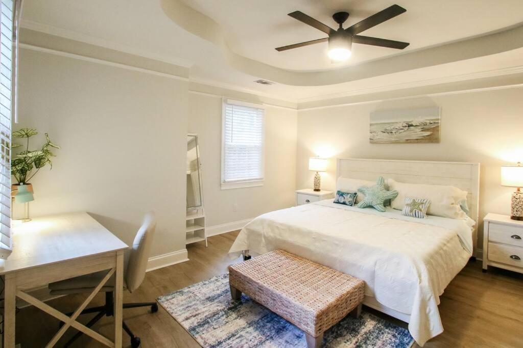 The Pooler Playhouse Game And 6 Bedrooms Apartment *