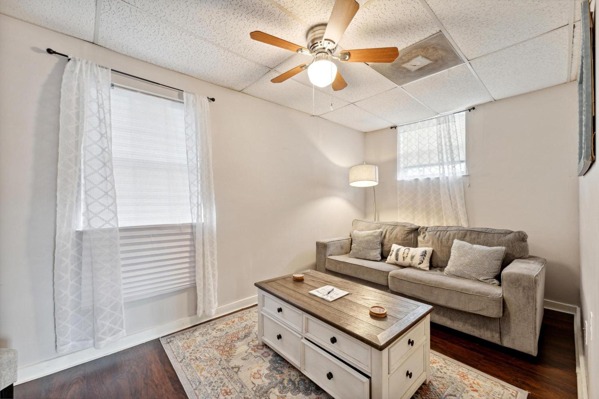 1215 Jefferson St Holiday home Savannah