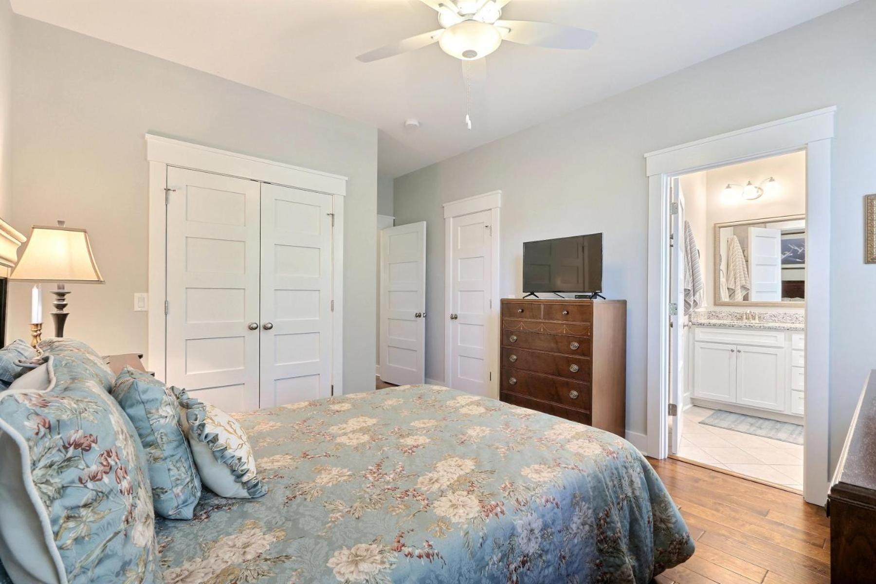 Holiday home 504 E Gwinnett