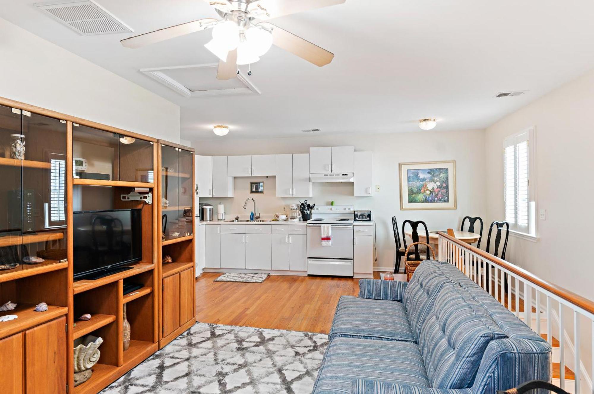 535 E Liberty Lane Carriage House *