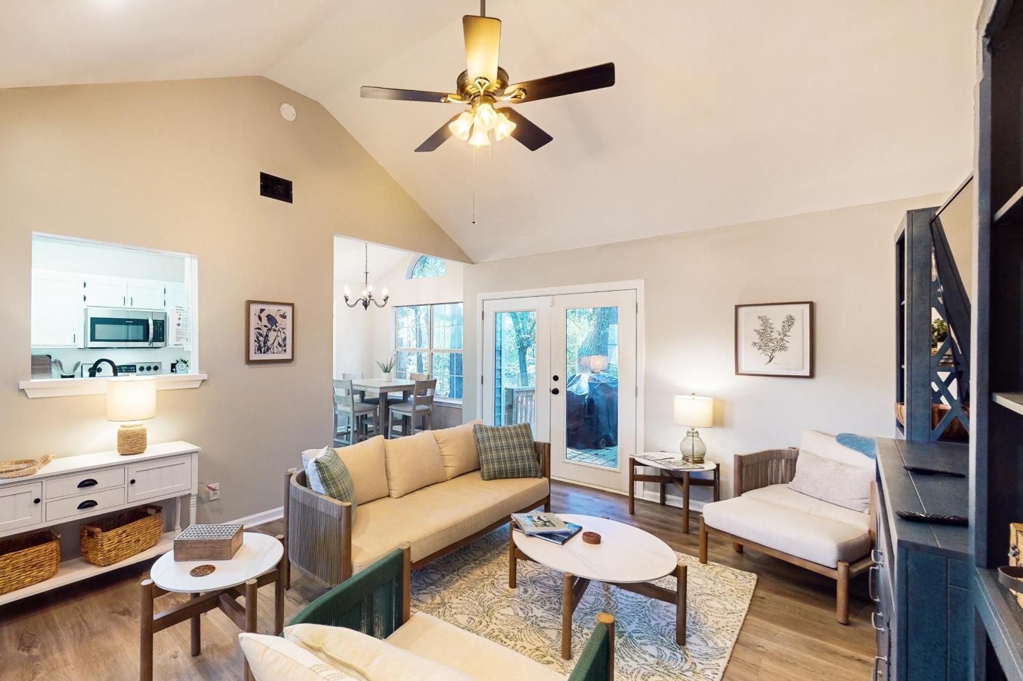 7 Leeward Ct. * Savannah