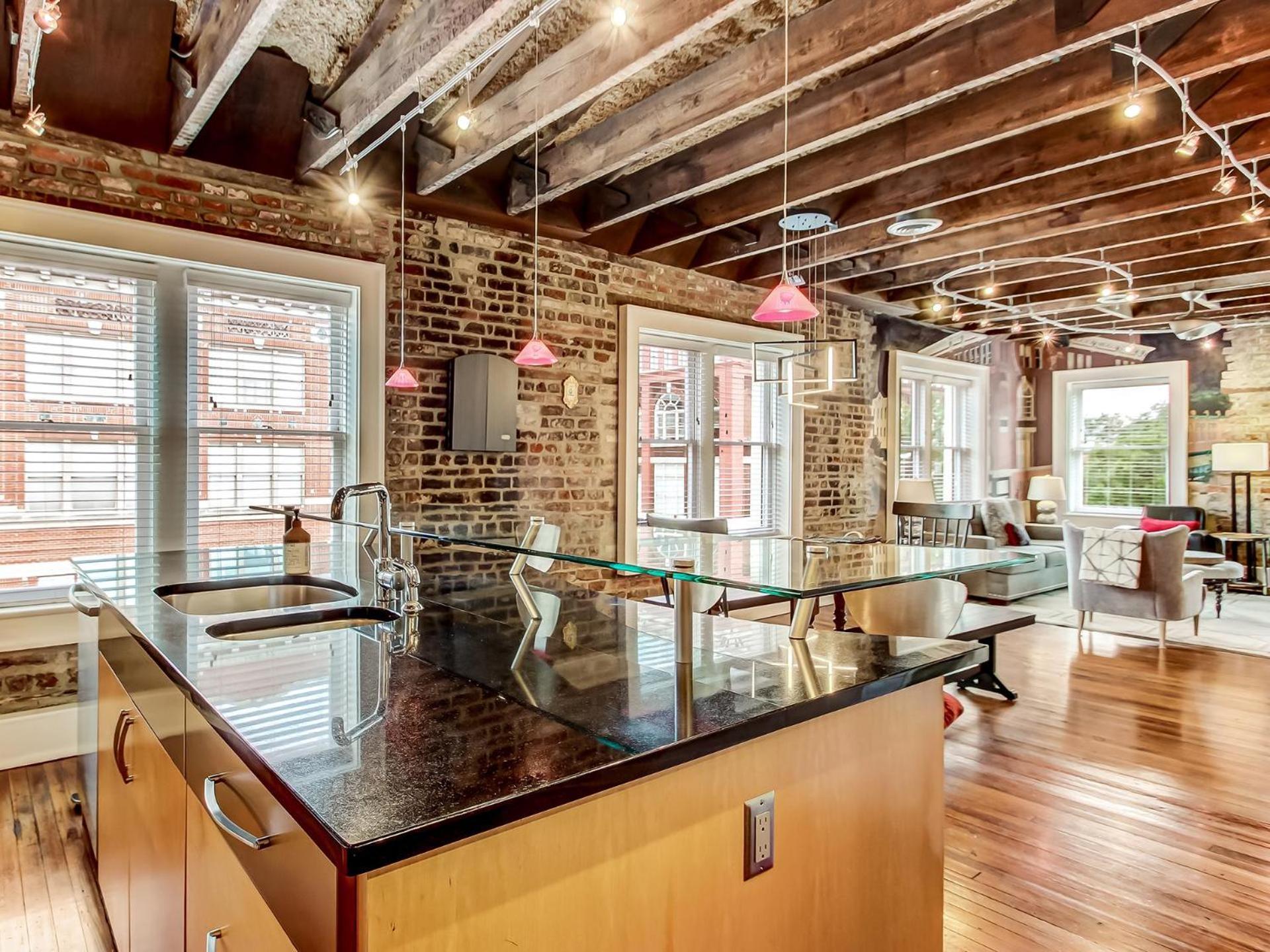 Broughton Corner Loft Apartment *