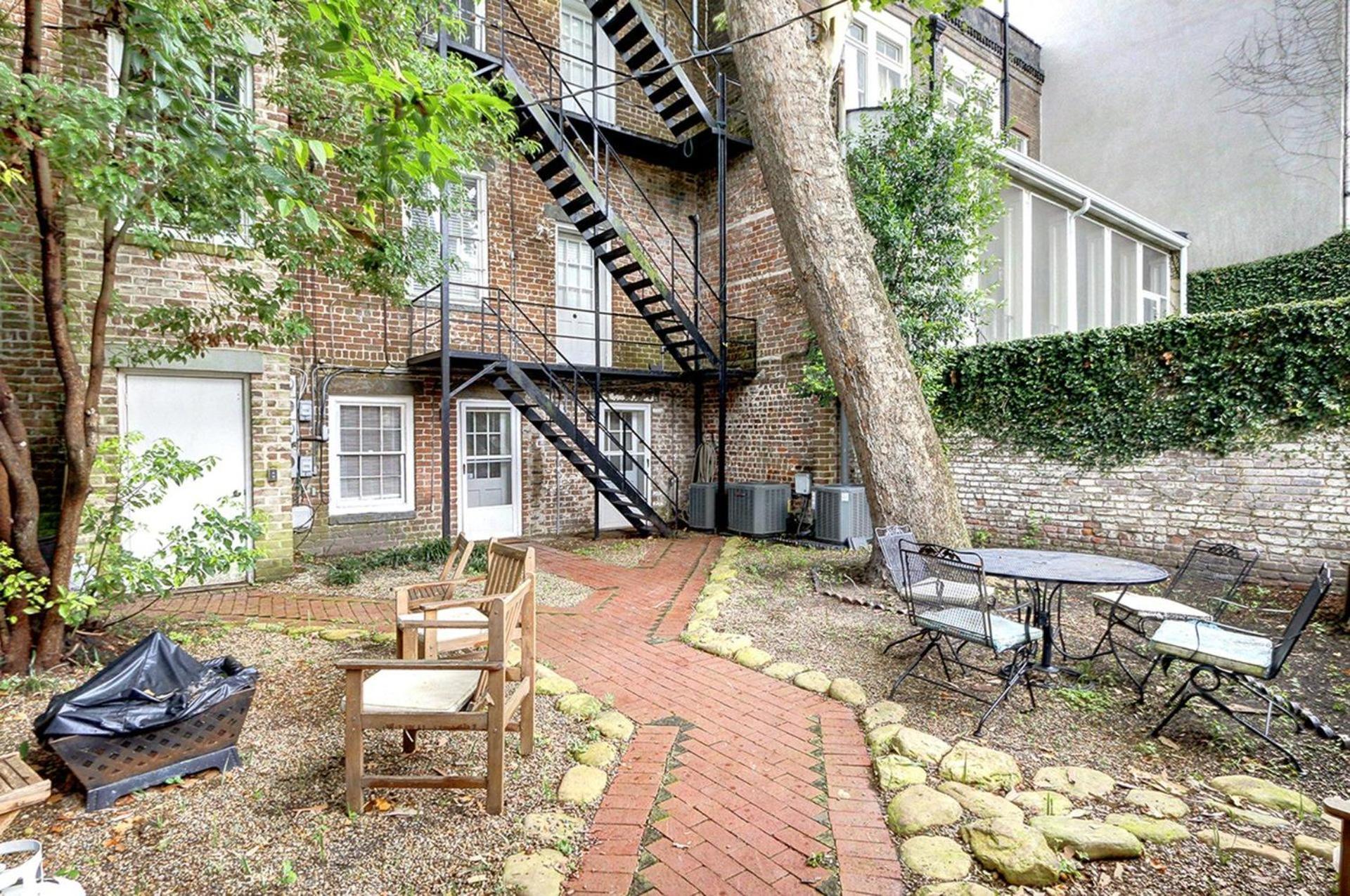 Oglethorpe Manor Garden Level Savannah