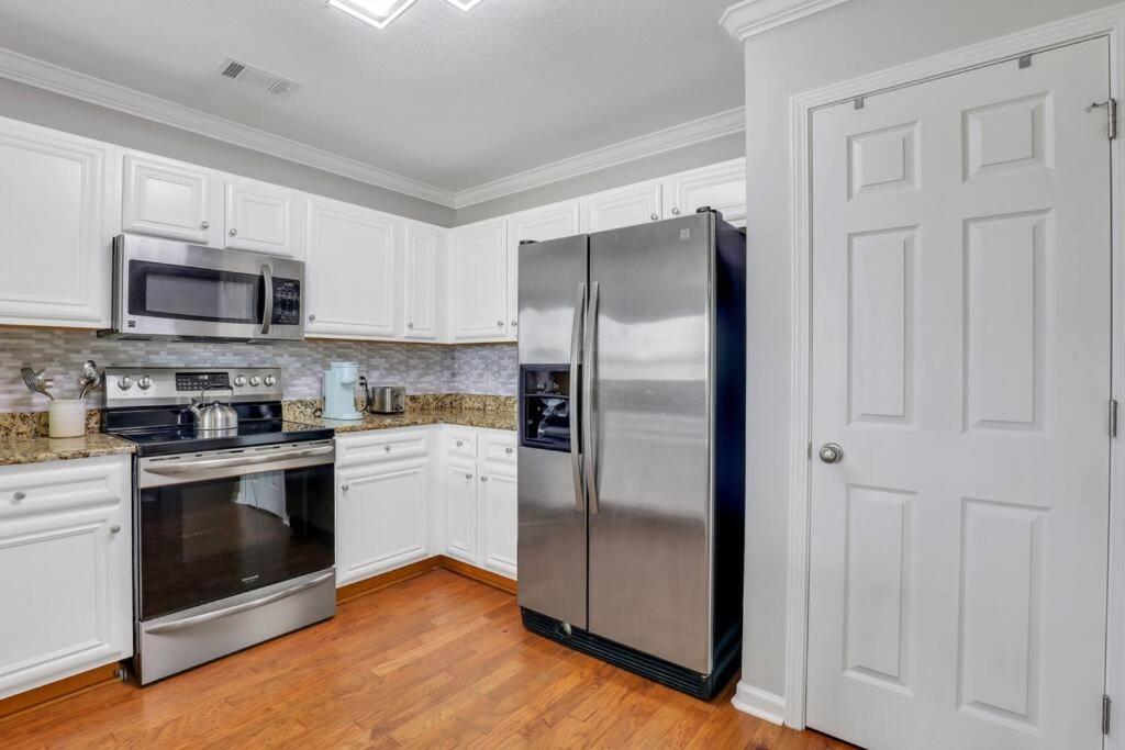 Lakeside Group Oasis 19min To Downtown Holiday home *