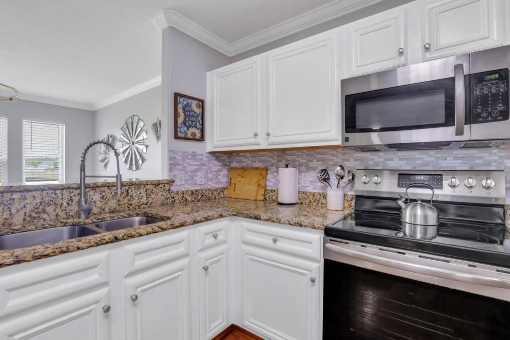 Lakeside Group Oasis 19min To Downtown Holiday home