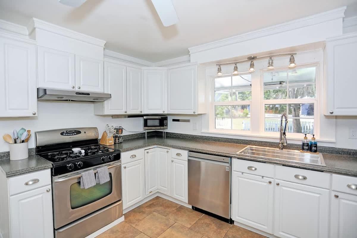 Holiday home Adorable Near Marina & Tybee Savannah