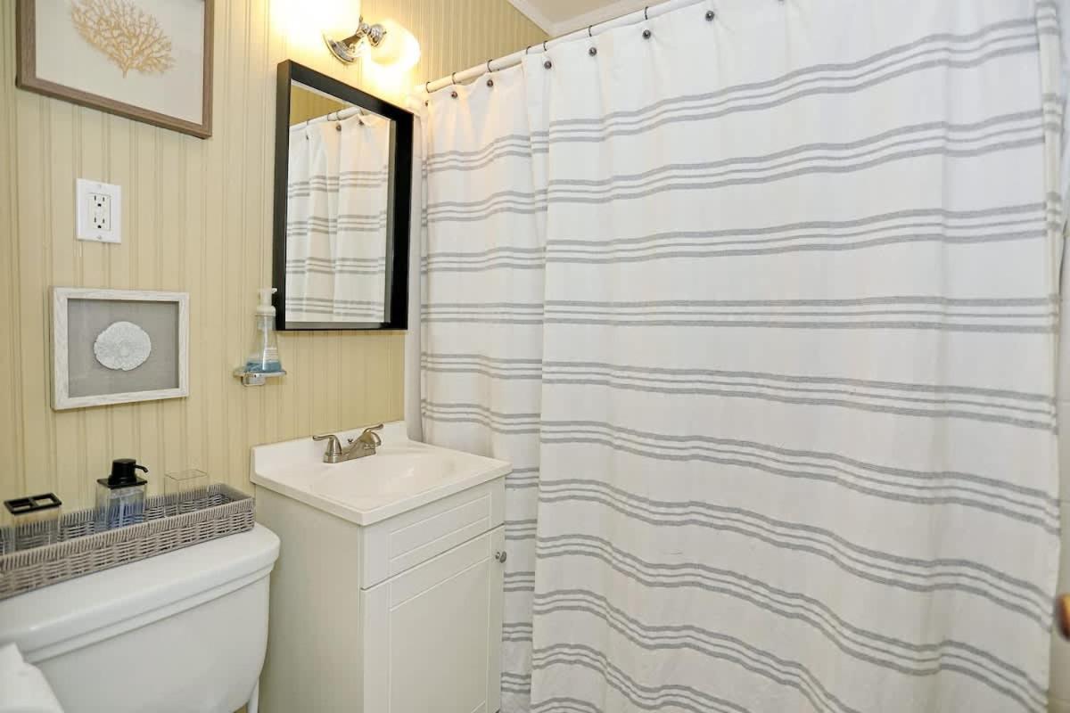 Holiday home Adorable Near Marina & Tybee *