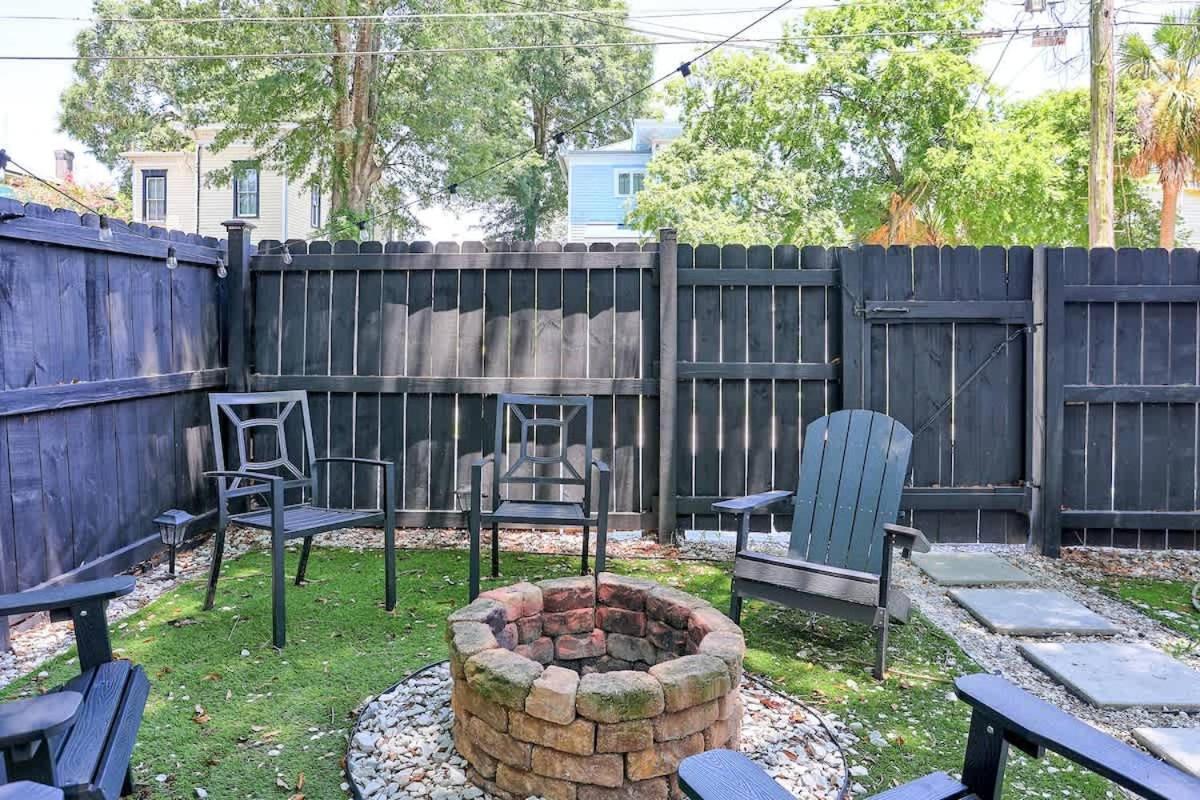Fun & Renovated Artsy Downtown Dog Friendly With Fully Fenced Backyard And Private Parking * Savannah
