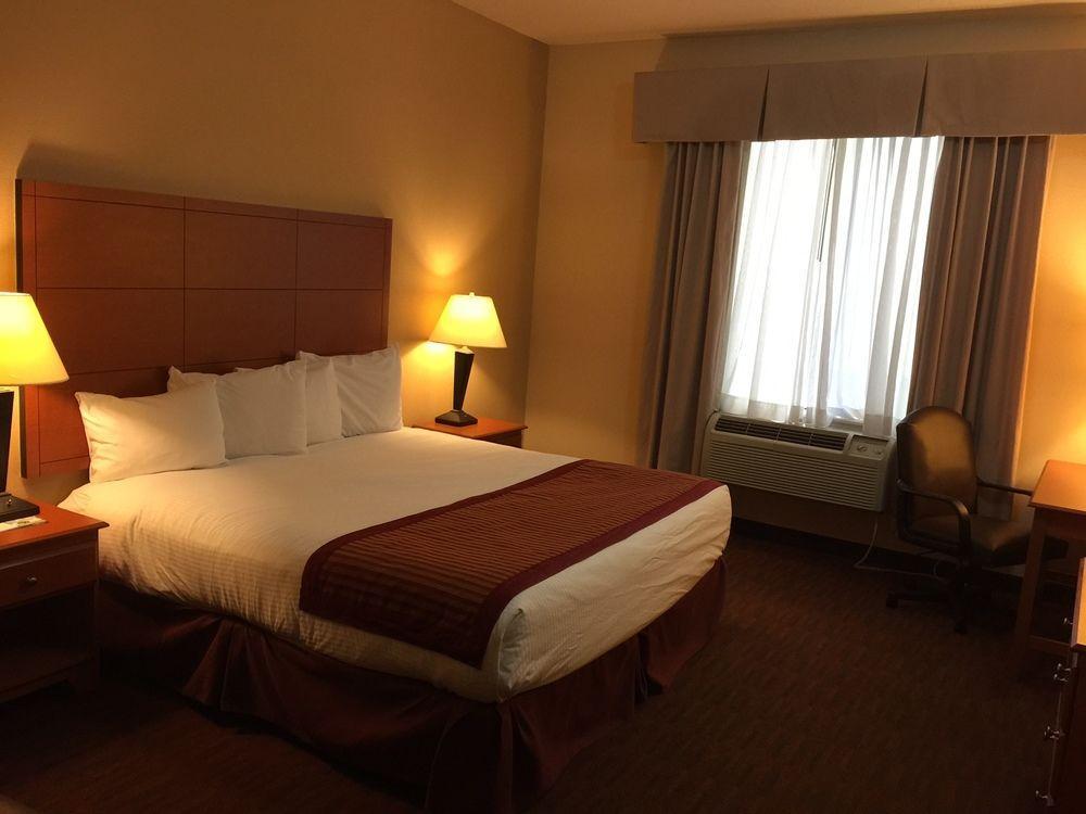 Baymont By Wyndham Savannah/garden 3*