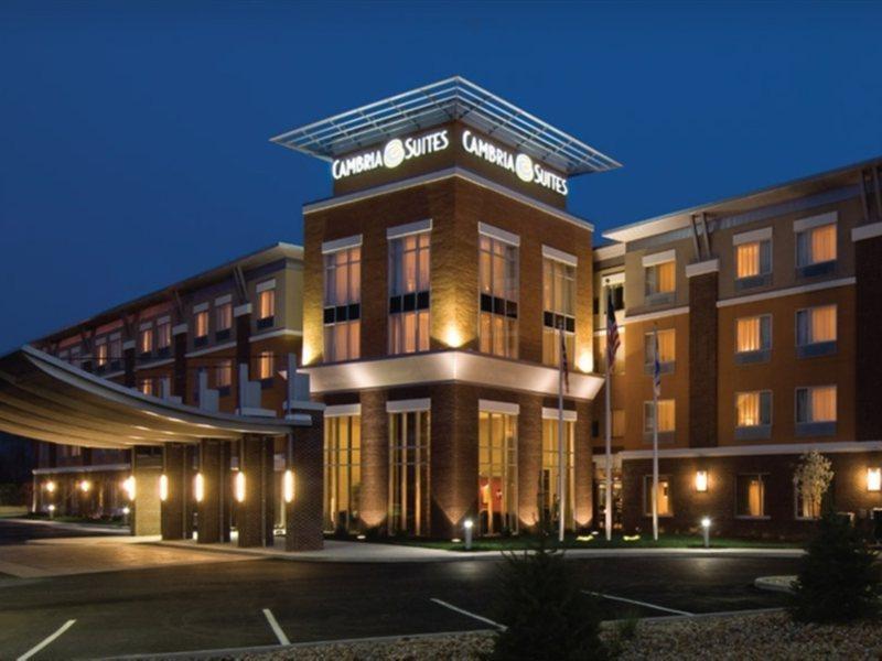 Hotel Doubletree By Hilton Airport 4*