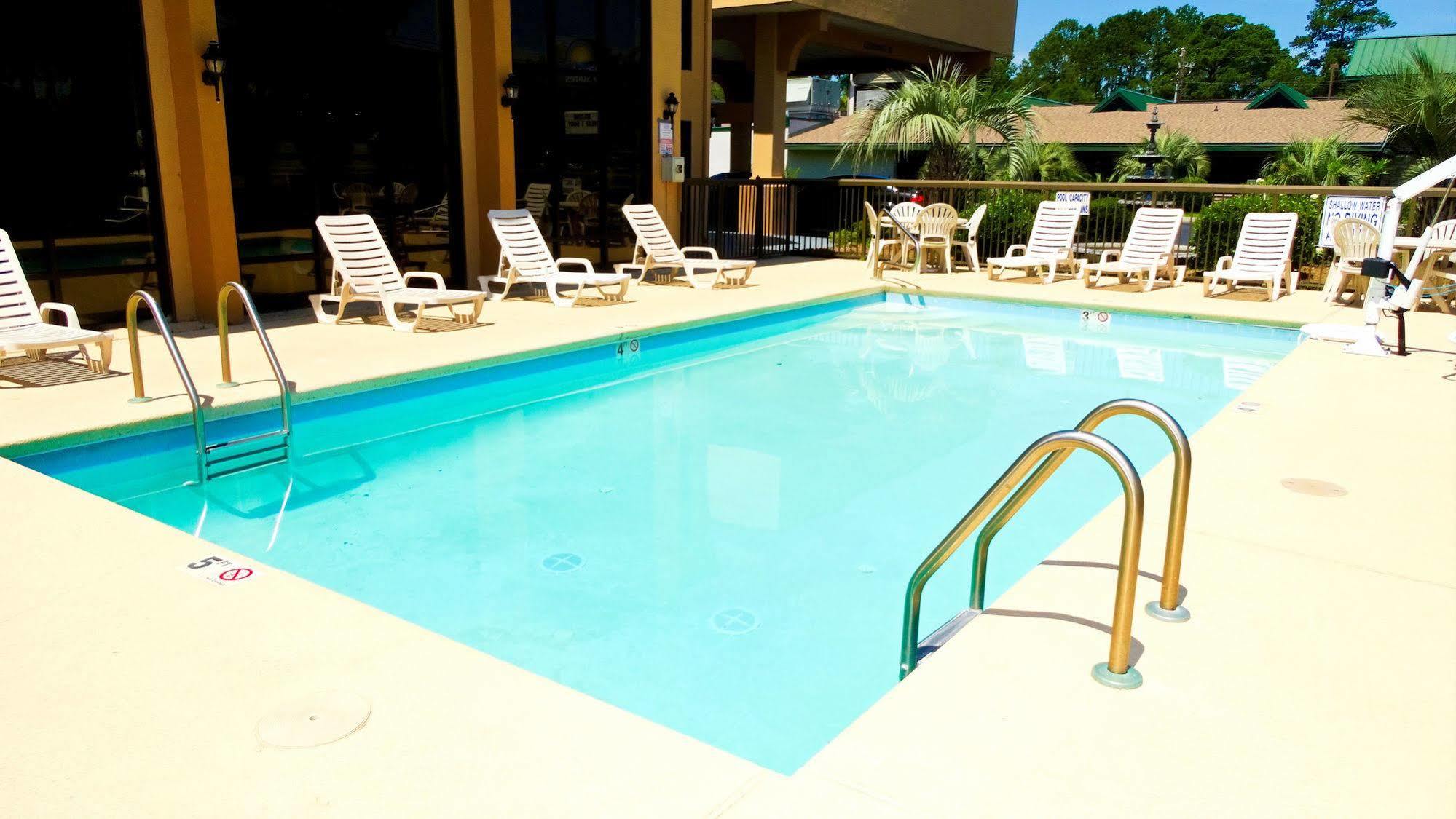 Days & By Wyndham Midtown