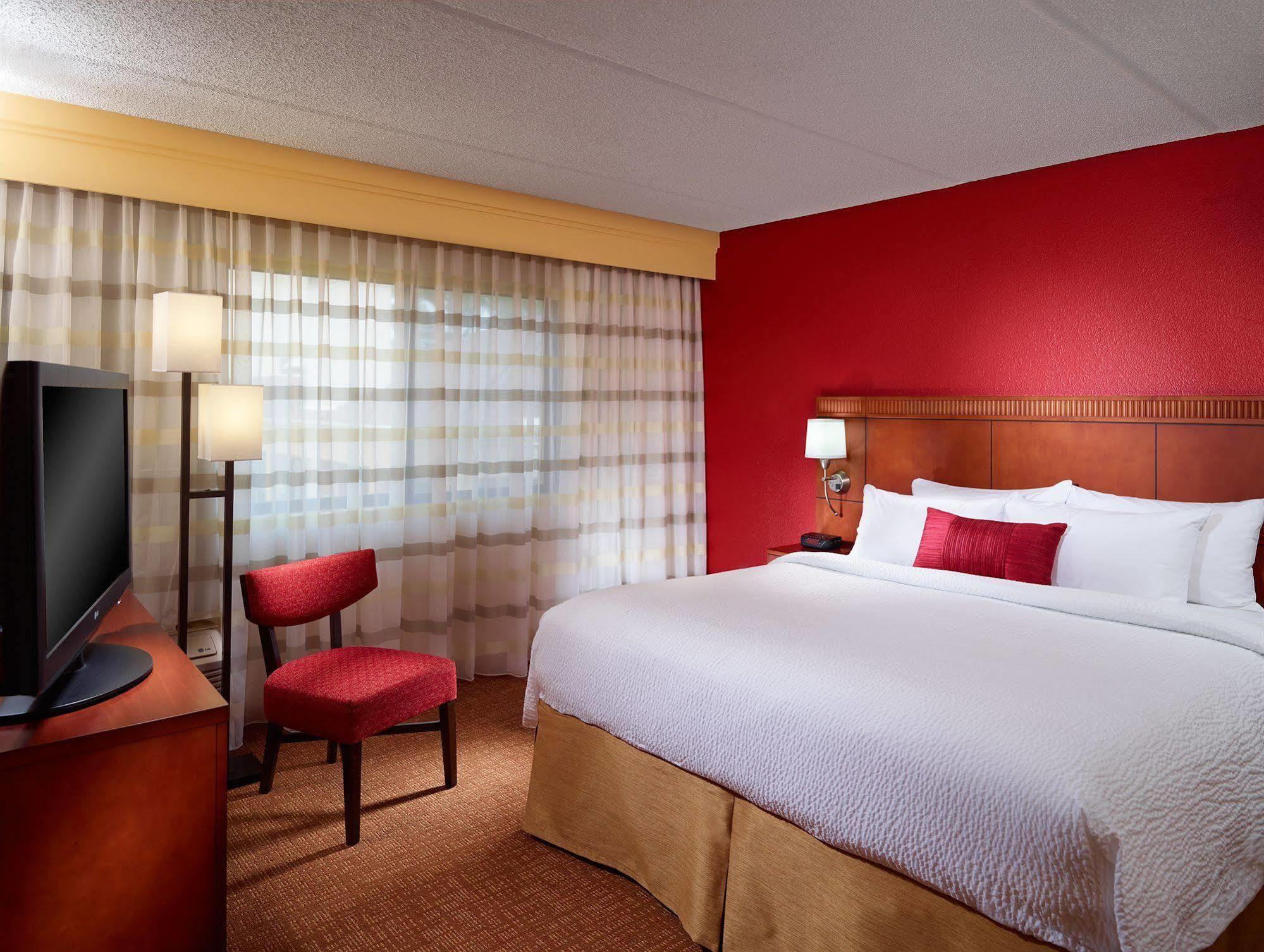 Hotel Courtyard By Marriott Midtown