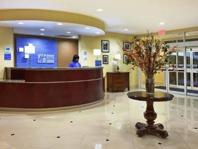 Hotel Express Airport By Ihg