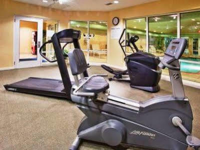 Express Airport By Ihg Hotel 3*