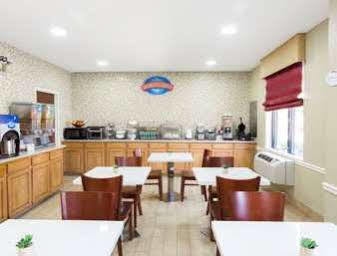 Baymont By Wyndham Savannah/garden Hotel 3*
