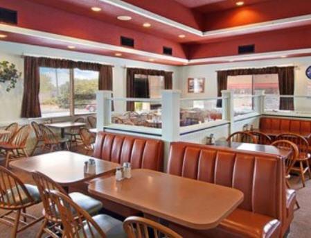 Days - Oglethorpe Mall/midtown 2*
