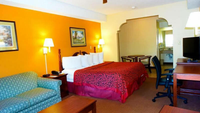 Days & By Wyndham Midtown 2* Savannah