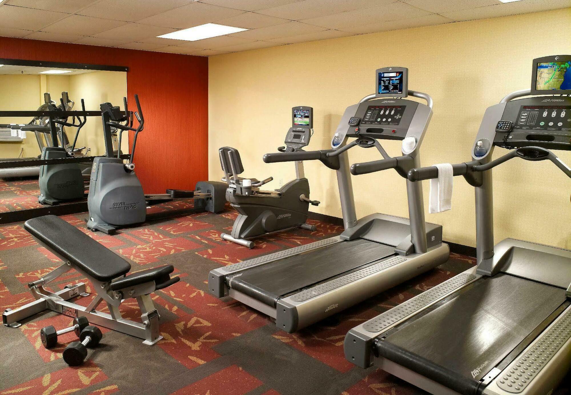 Courtyard By Marriott Midtown Hotel