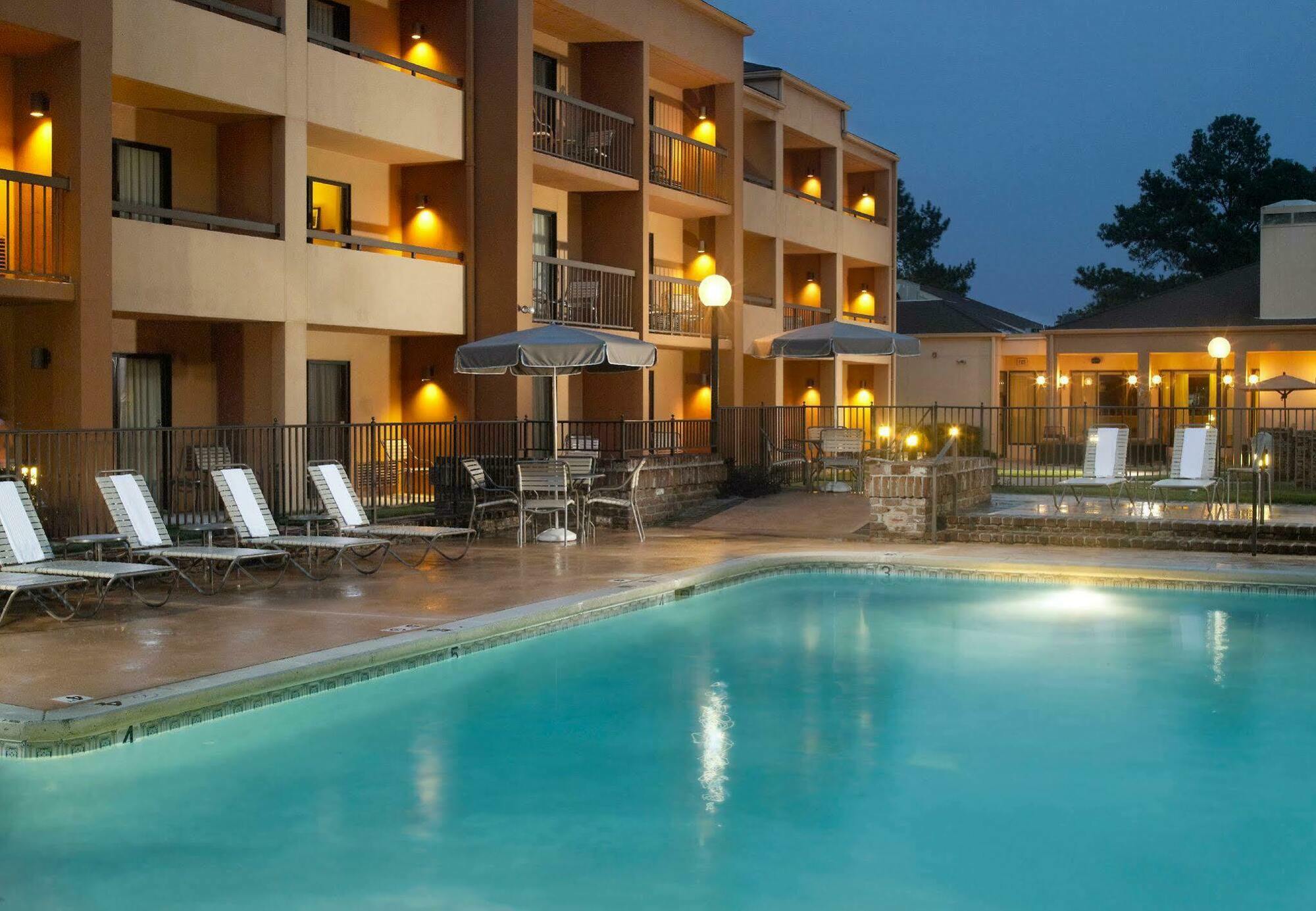Courtyard By Marriott Midtown Hotel 3*