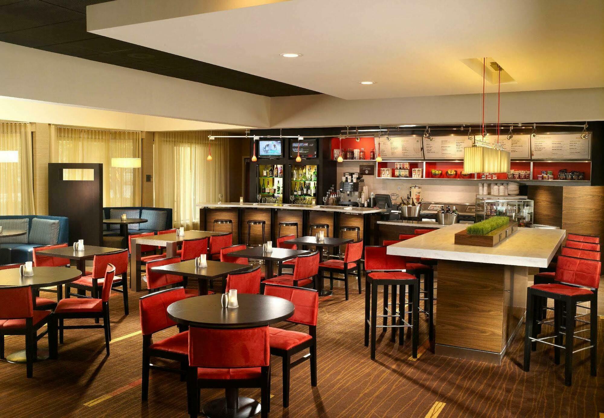 Hotel Courtyard By Marriott Midtown