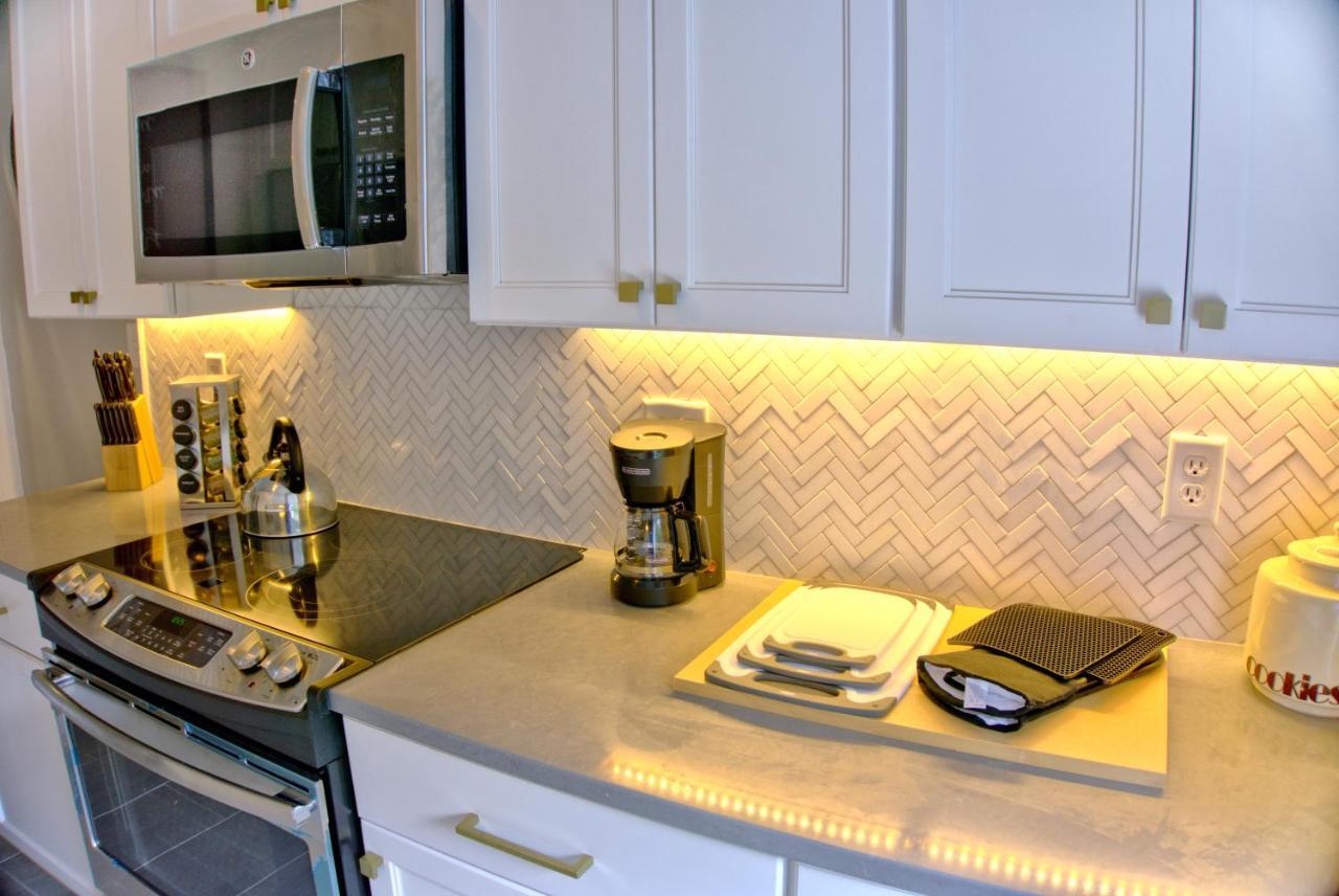2 Bedroom Newly Renovated Townhome In Historic Savannah