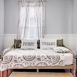Hostess Nest - Historic Savannah