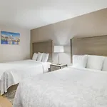 Red Roof Inn Plus+ & Suites Savannah - I-95