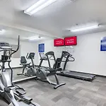 Red Roof Inn Plus+ & Suites Savannah - I-95